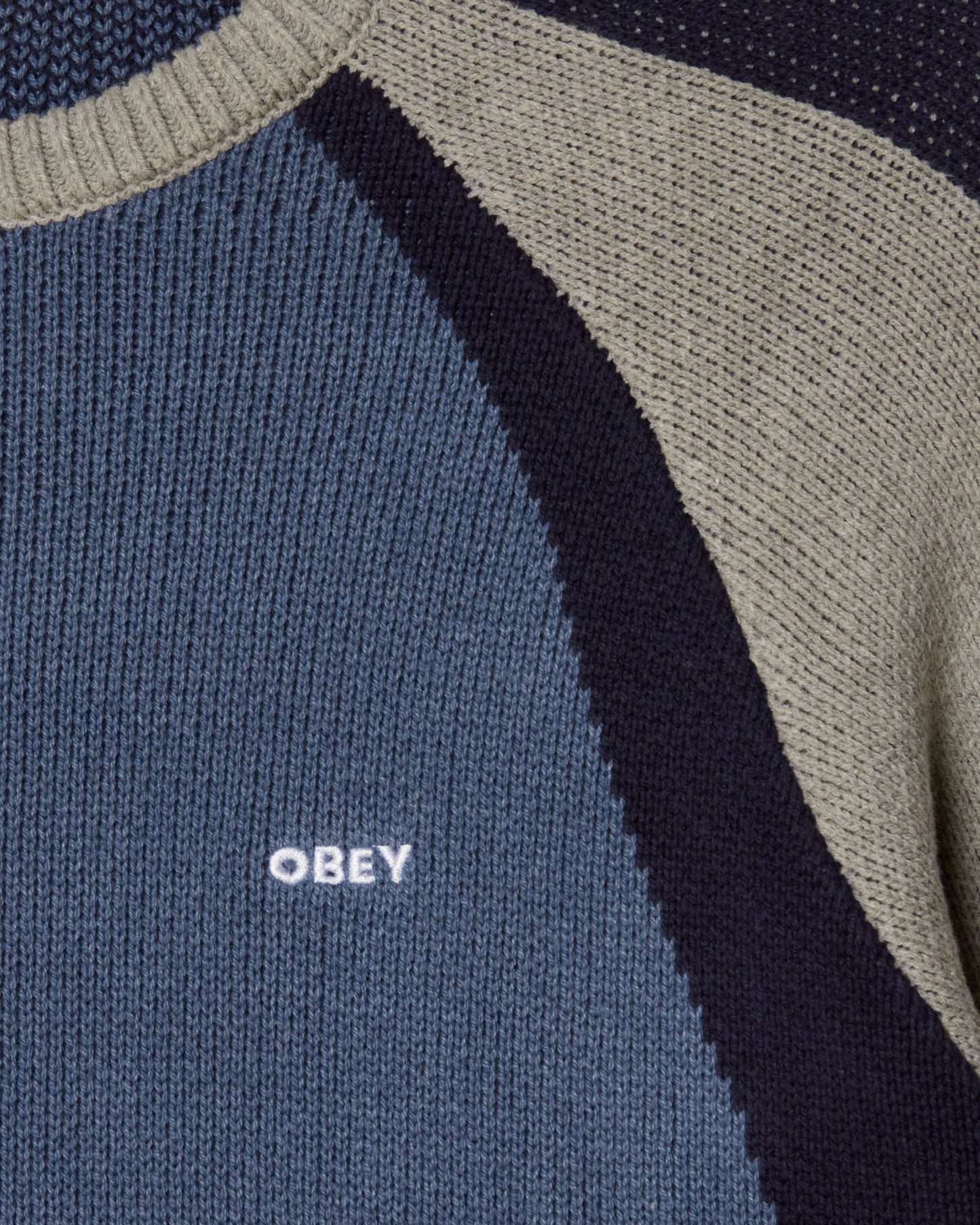 OBEY　RAGULAN CREW NECK