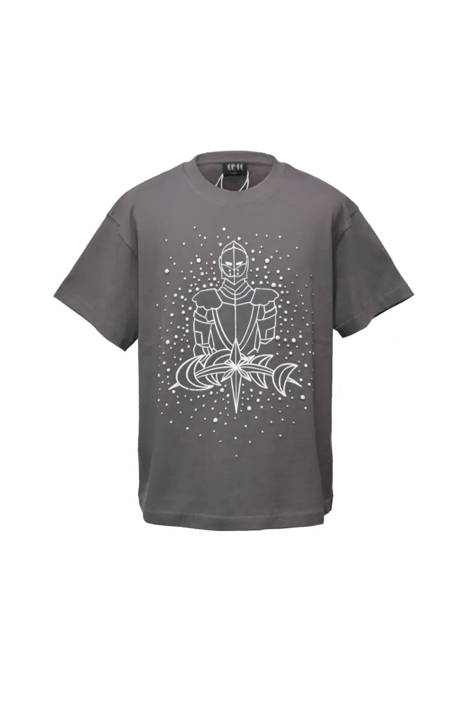 LUMINOUS DAWN SKETCH KNIGHT TEE - CHACOLEの前面画像。騎士のプリントとパールが付けられたTシャツ。