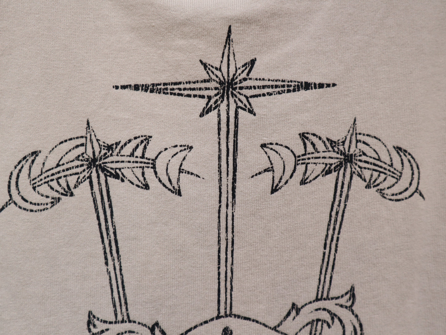 LUMINOUS DAWN SKETCH KNIGHT TEE