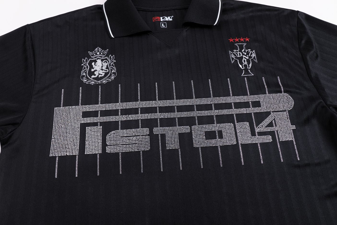 DND4DES　SLOGAN DIAMOND FOOTBALL SHIRT