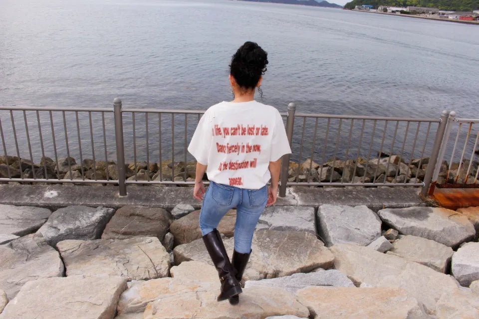 SIRUSI LOGOTYPE HALFTONE S/S Tee - GREIGE