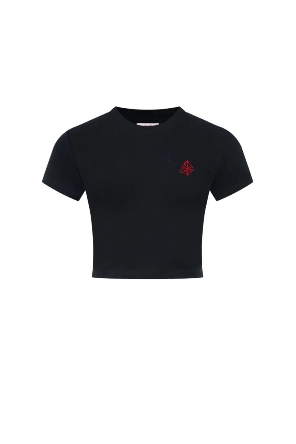 Supbaby by SUPPLIERのPetit Cross Rhinestone Cropped Tee（BLACK）のフロント。左胸に小ぶりな赤のクロスモチーフがラインストーンでワンポイント配置された、黒のタイトな半袖ショート丈Tシャツ。