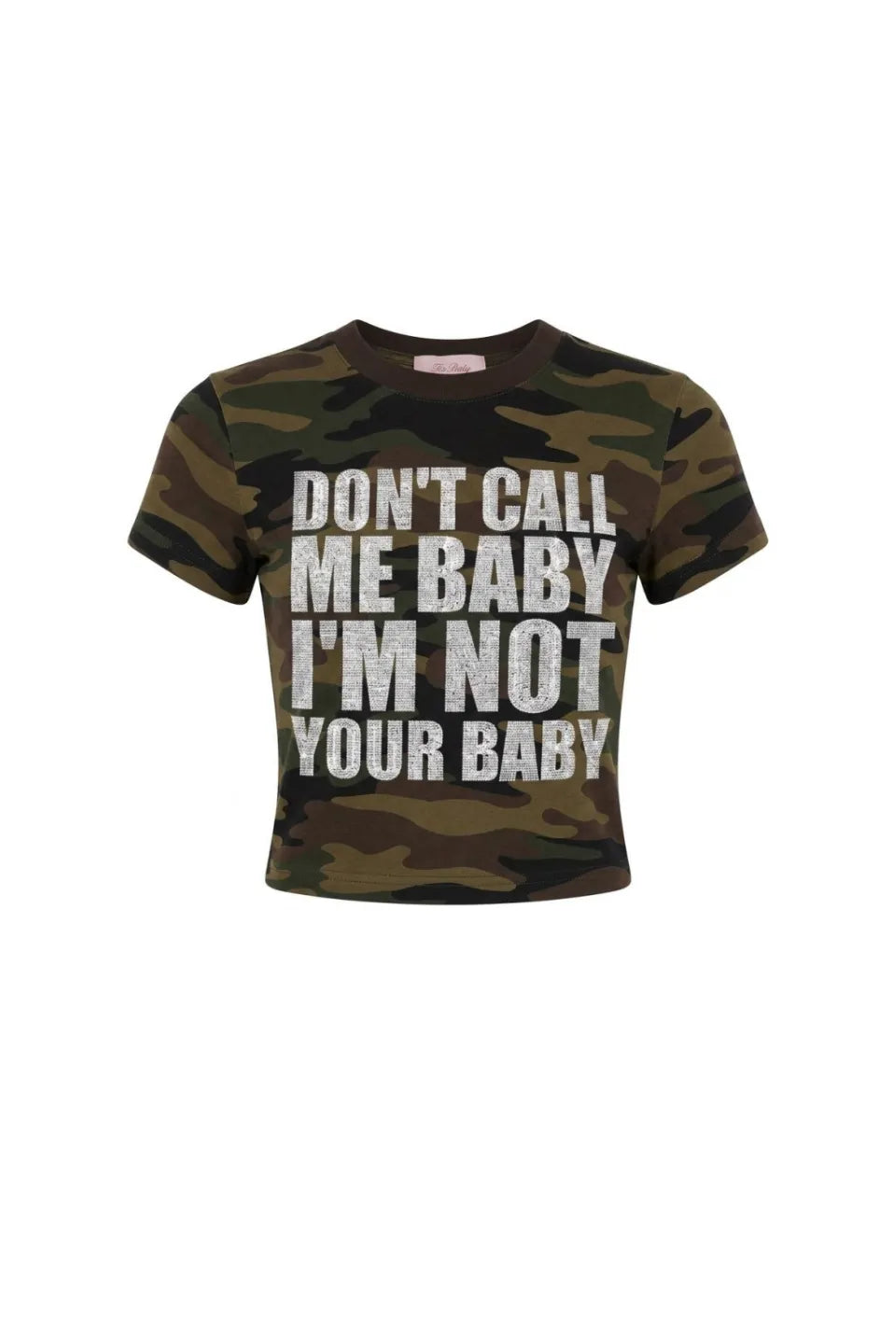 Supbaby by SUPPLIERのNOT YOUR BABY CROPPED TEE（CAMO）。ミリタリーな迷彩柄ボディに、きらめくラインストーンのタイポグラフィがY2Kムードを加速させるショート丈Tシャツ。