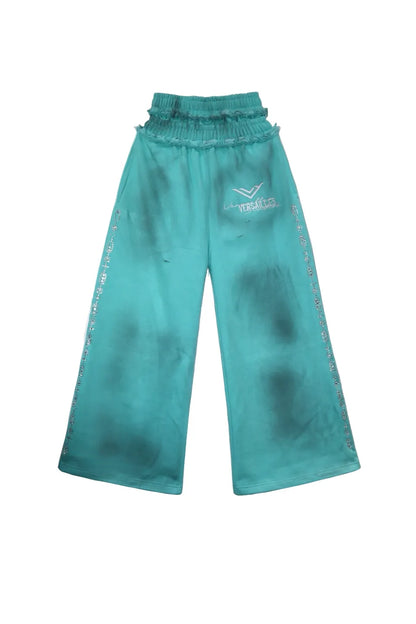 Versailles Galleria "INVWT" Double Waist Sweat Pants ターコイズの正面平置き画像。刺繍ロゴとスプレー加工。