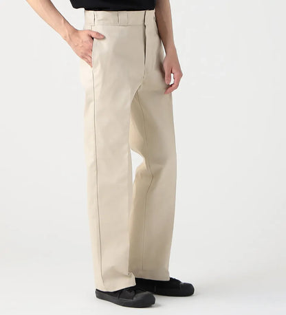 【DICKIES】 874 WORK PANTS （ベージュ） 正面斜め着用画像