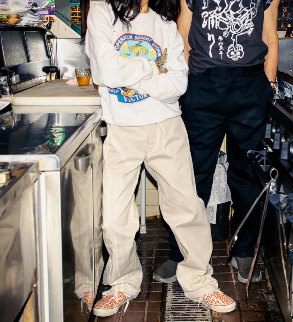 【DICKIES】 874 WORK PANTS （ベージュ） 立ち姿スタイリング着用画像