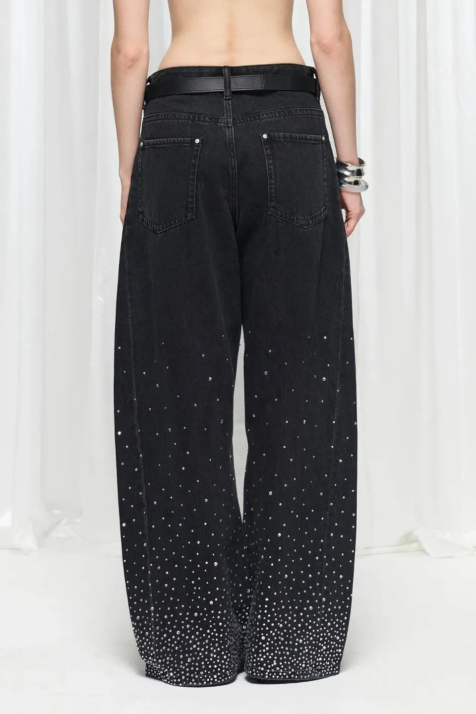 【DND4DES】 Diamond-Splattered Wide-Leg Pants 着用スタイリング背面画像