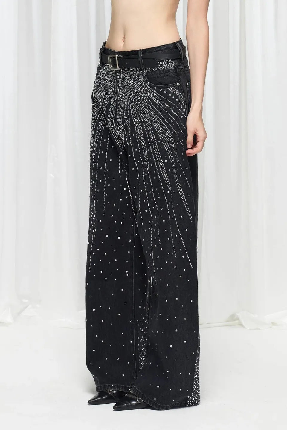 【DND4DES】 Diamond-Splattered Wide-Leg Pants 着用スタイリング斜め画像