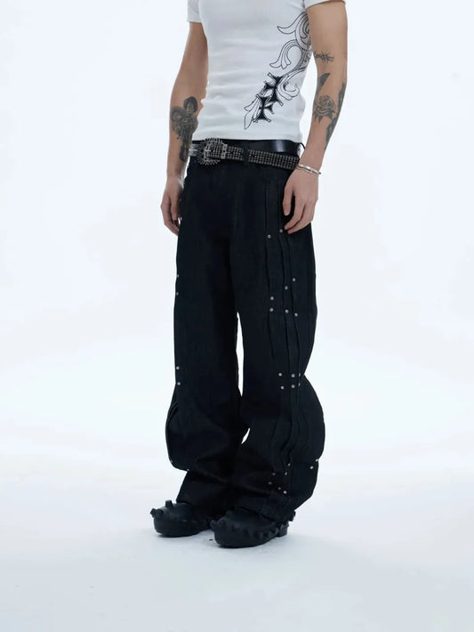 【DND4DES】 Riveted Pleated Denim 着用正面斜め画像