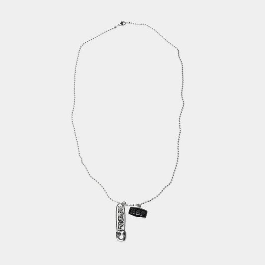 【HUF】 OLD E PENDANT （SILVER） 正面全体画像