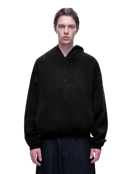 【THE BOY HAS NO PATIENCE】 LUMINOUS DAWN EMBROIDERED LOGO HOODIE （BLACK） モデル着用正面画像
