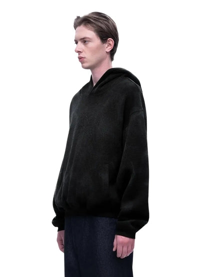 【THE BOY HAS NO PATIENCE】 LUMINOUS DAWN EMBROIDERED LOGO HOODIE （BLACK） モデル着用サイド画像