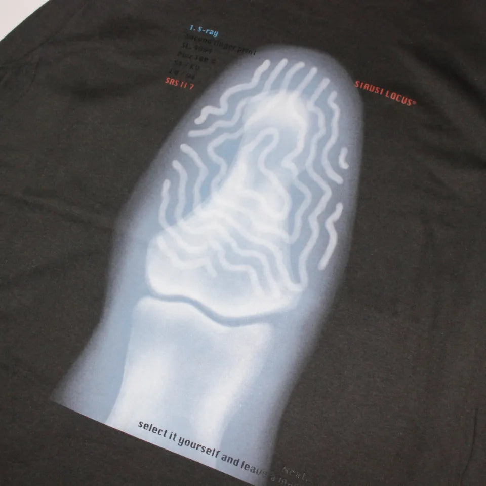 SECOND FINGER PRINT L/S TEE