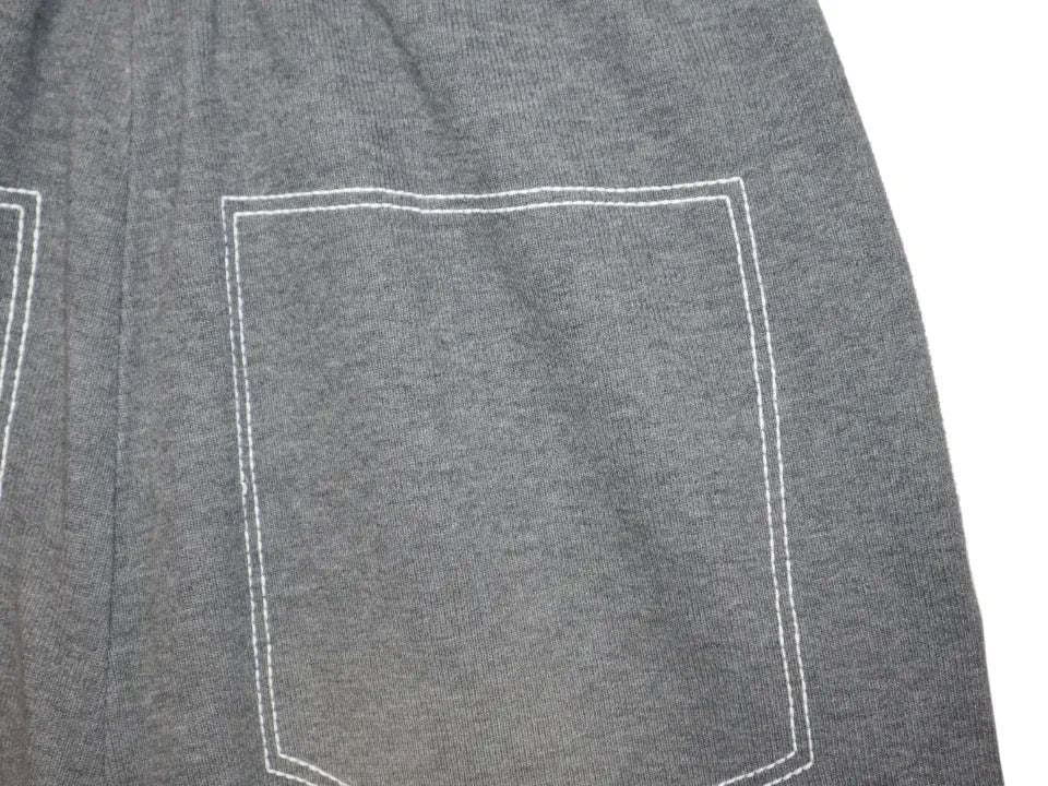 【MADFRENZY】 Layered Sweat Pants バックポケットホワイトステッチディテール。メランジグレー生地に映える太番手のホワイトステッチ。