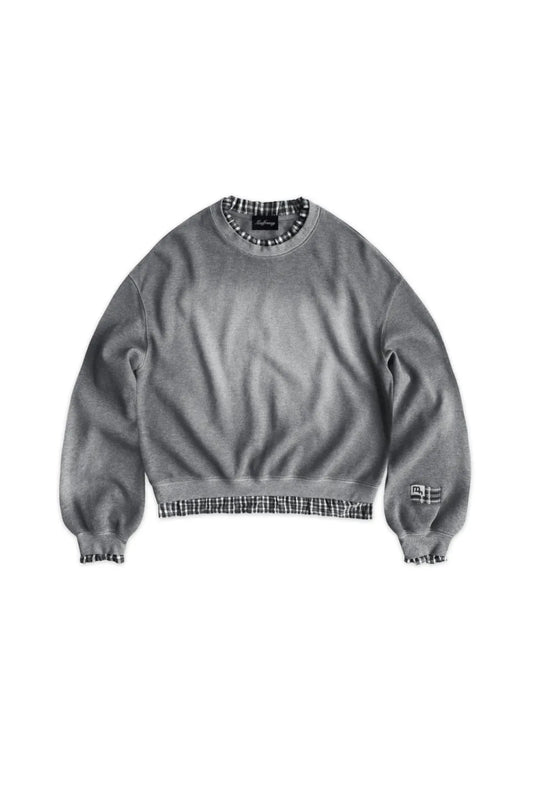 【MADFRENZY】 Layered Sweatshirt （グレー） 平置き正面画像。スプレー加工のグラデーションと首元・裾・袖口のチェック柄レイヤードトリムが特徴のクルーネックスウェット。
