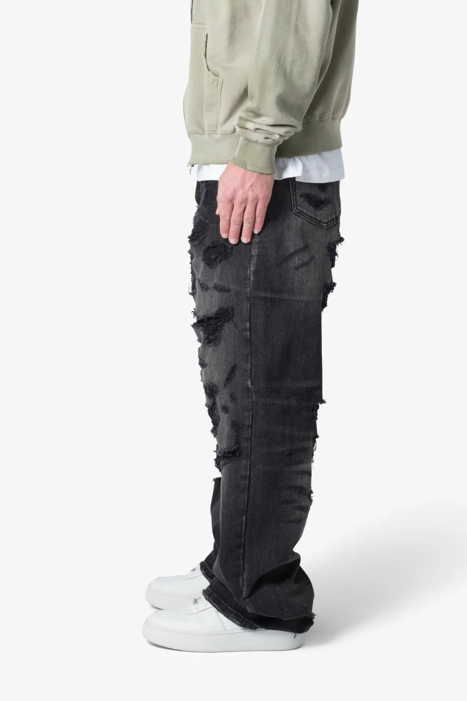【MNML】 ULTRA BAGGY DISTRESSED DENIM （ブラック） 側面全体画像