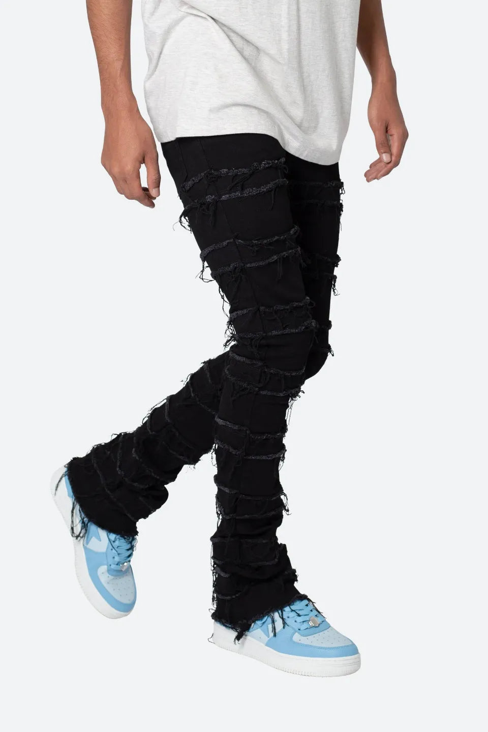 【MNML】 X597 PANELED SKINNY STACKED DENIM （ブラック） 着用ポーズ全体画像
