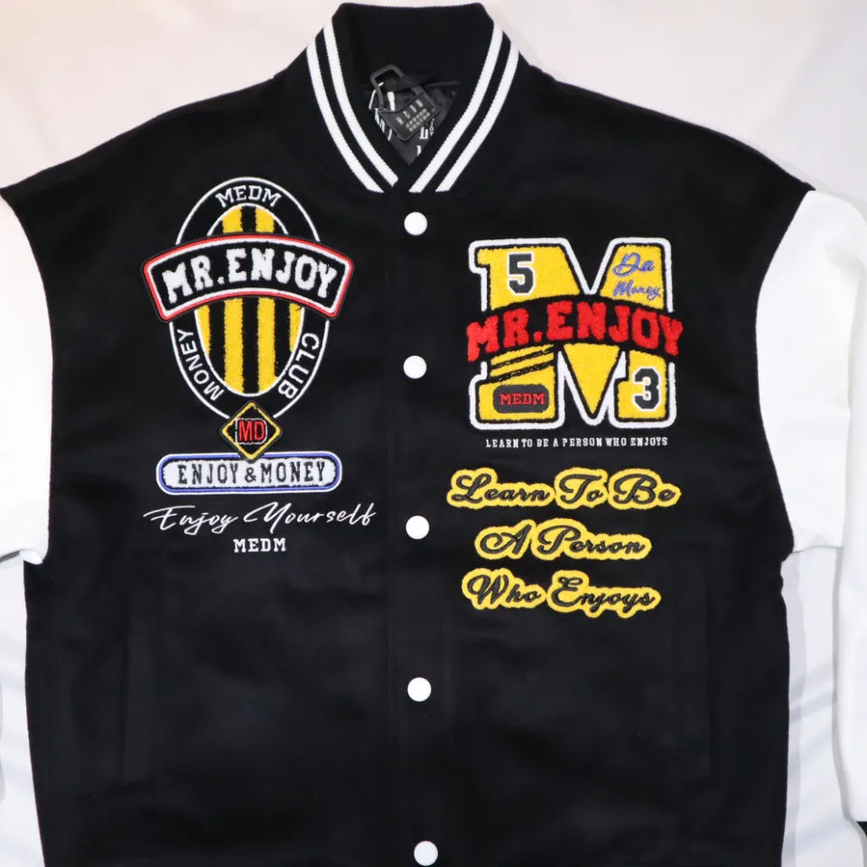 【MR. ENJOY DA MONEY】 BASIC EMBROIDERED BASEBALL JERSEY （BLACK）フロントテキスト刺繍ディテール画像