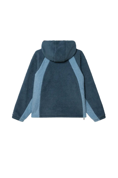 ALTA FLEECE JACKET OBEYのブルーマルチカラーバックスタイル画像。フードから裾にかけて描く曲線的な切り替えラインが印象的なバックデザイン。