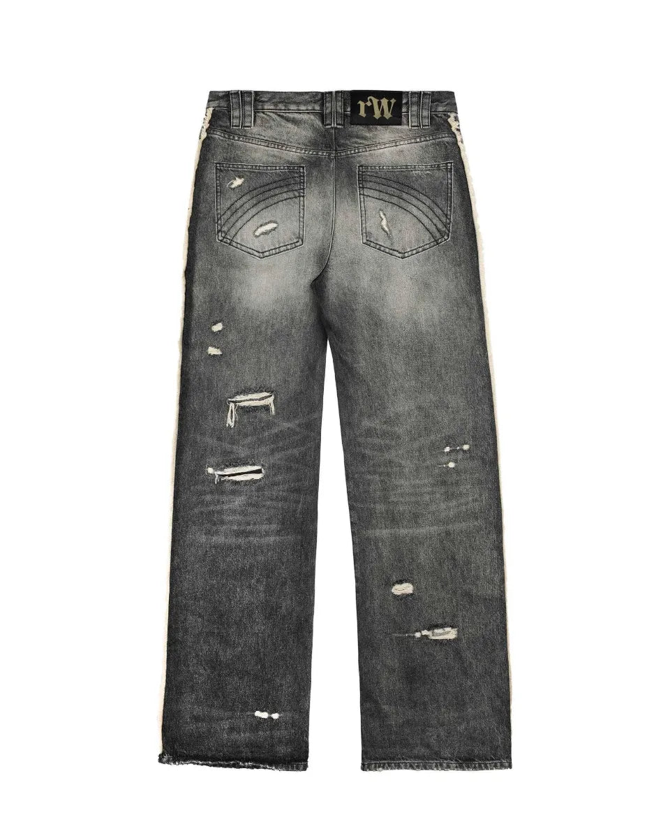 Track Jeans Racer Worldwideのブラックカラー平置き背面画像。バックポケットのステッチとウエスト右上のポニーヘア風「rW」レザーパッチが際立つバックスタイル。