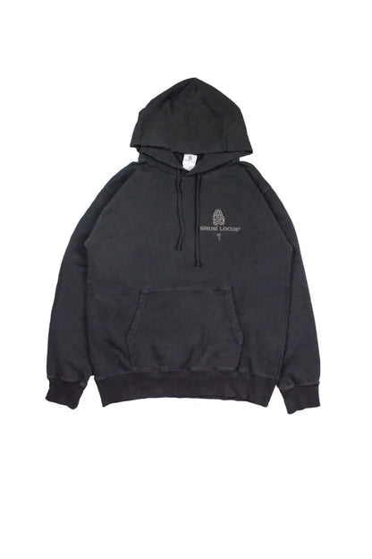 【SIRUSI LOCUS】 SIRUSI LOGO PIGMENT HOODIE （ダークグレー） ピグメント加工 ダメージパーカー 平置き正面