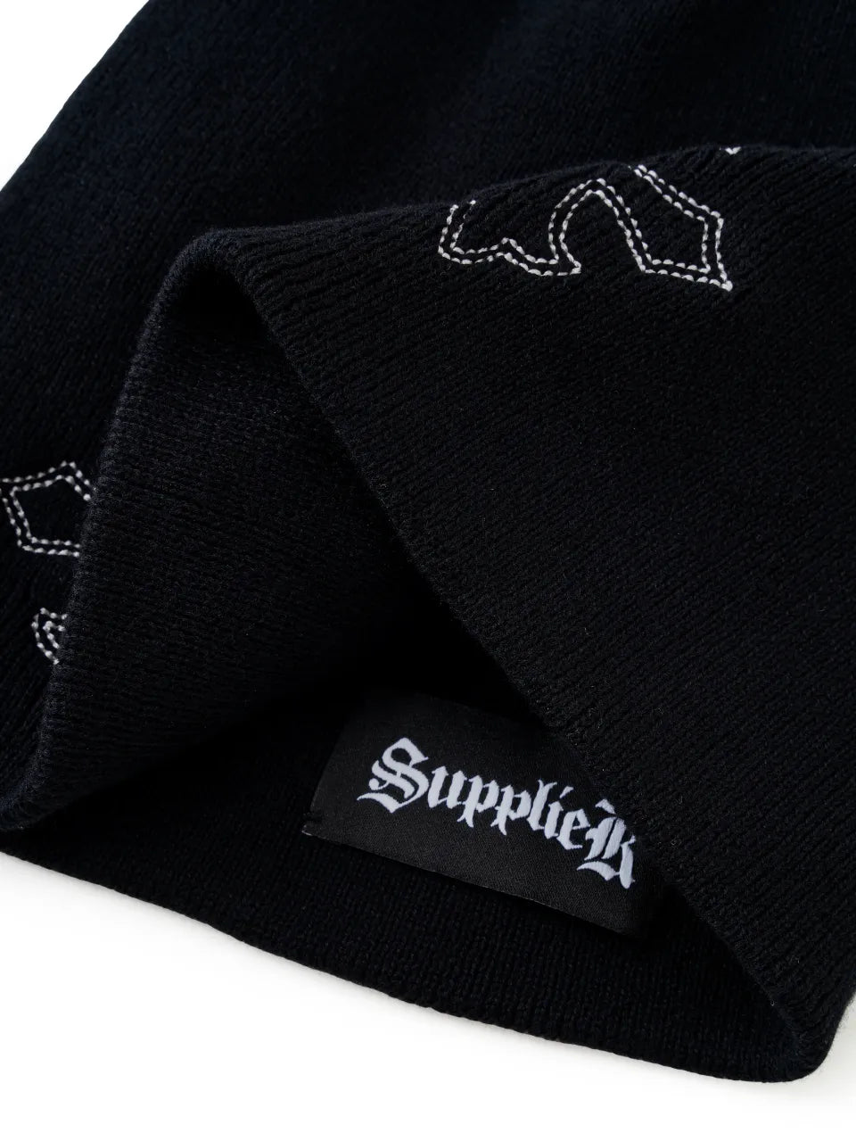 SUPPLIER ビーニー ブラックの内側オールドイングリッシュブランドロゴタグディテール