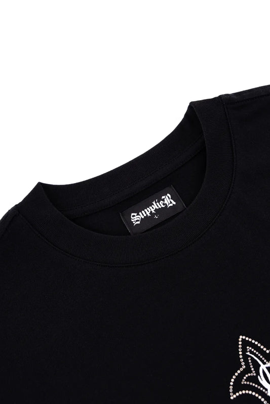 【SUPPLIER】 Rhinestone Triple Cross Tee 首元ブランドネームタグ詳細