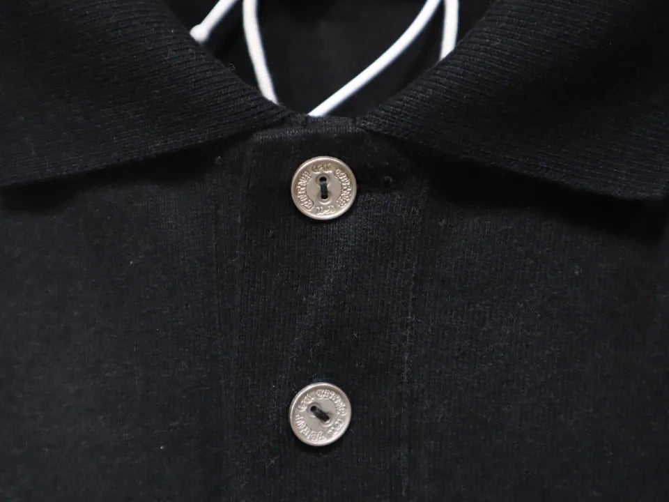 【THE BOY HAS NO PATIENCE】 LUMINOUS DAWN STRUCTURED POLO （ブラック）刻印入りオリジナルメタルボタンディテール